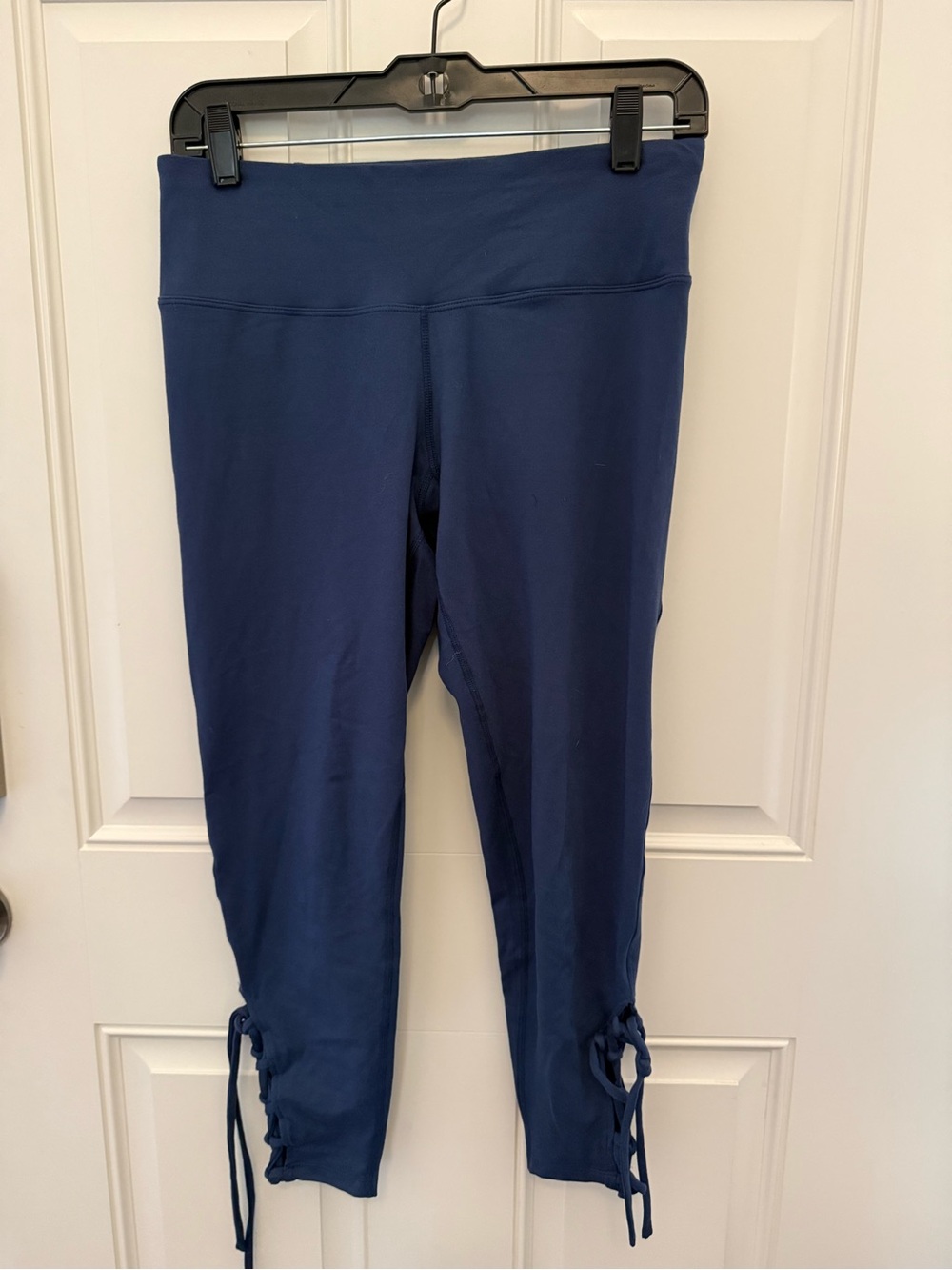 Betsey Johnson Navy Blue Capri Leggings with Tie Hem